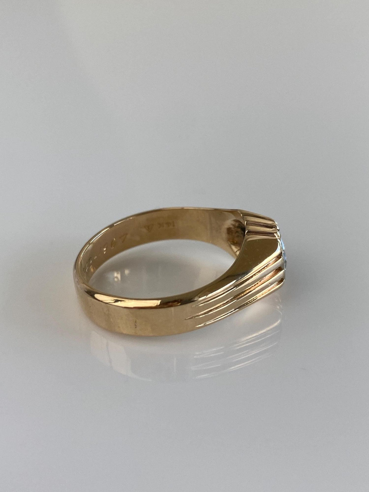 Vintage Solid 14k White & Yellow Gold Diamond Lined Ring - Size 9.75
