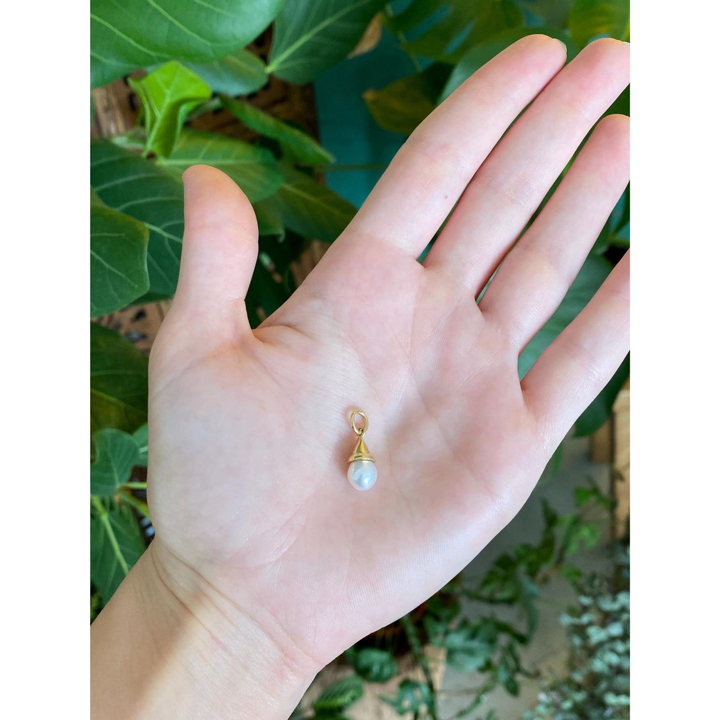 Vintage 18k Yellow Gold Pearl Charm