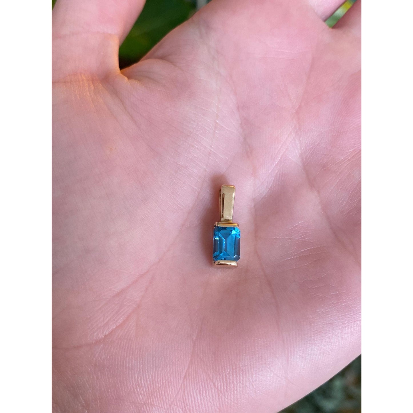 Vintage Solid 14k Yellow Gold Topaz Charm