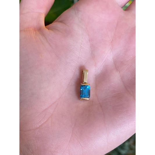 Vintage Solid 14k Yellow Gold Topaz Charm