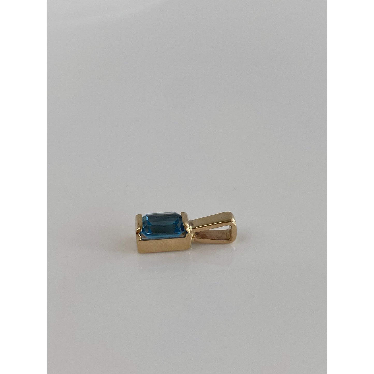 Vintage Solid 14k Yellow Gold Topaz Charm
