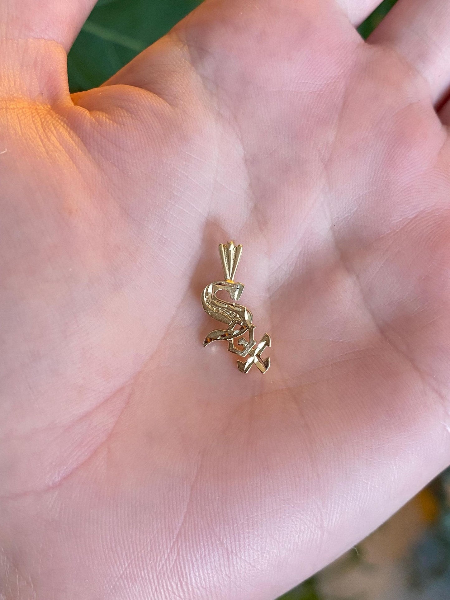 Vintage Solid 14k Yellow Gold Diamond Cut Chicago White Sox Baseball Charm