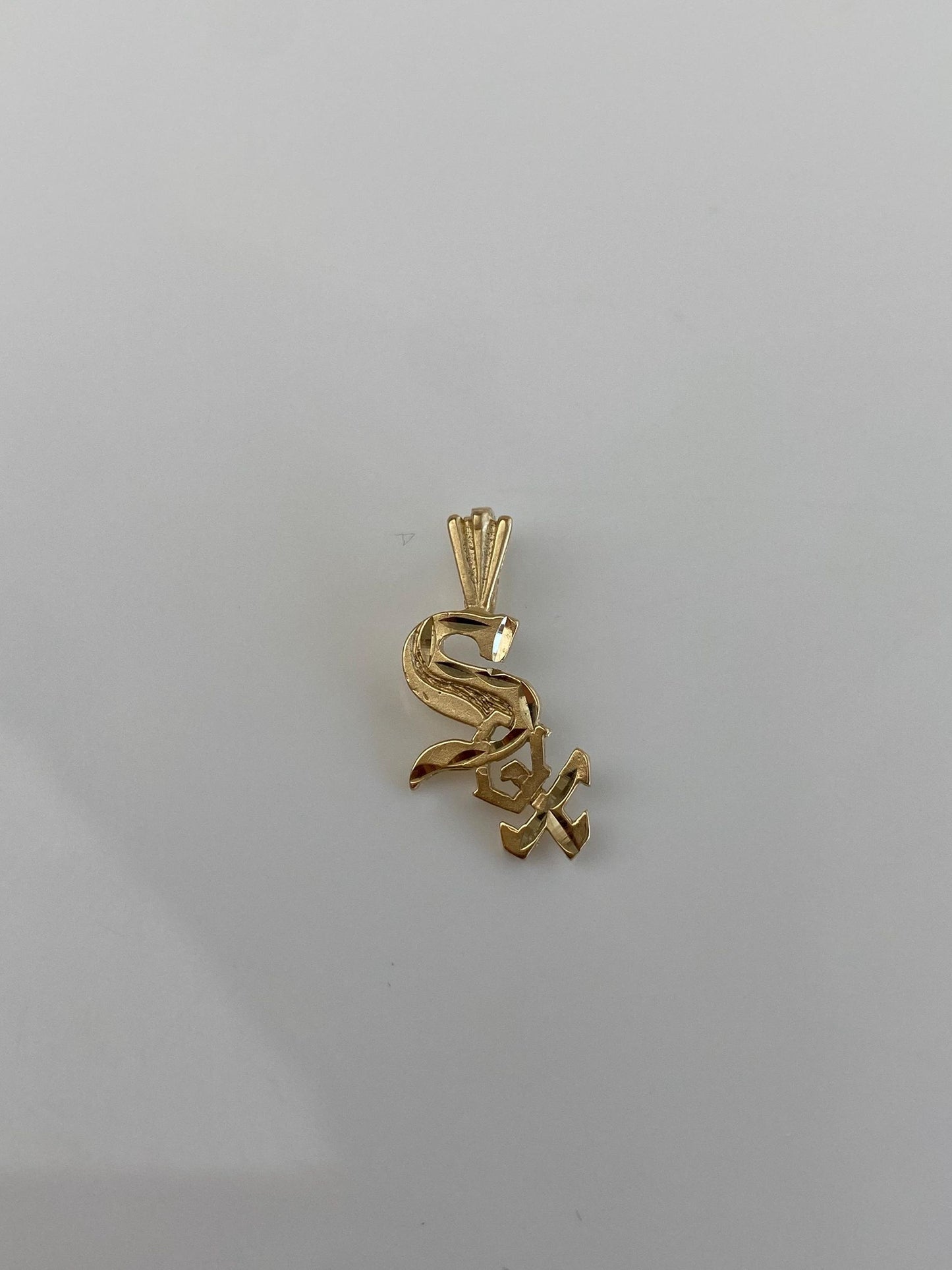 Vintage Solid 14k Yellow Gold Diamond Cut Chicago White Sox Baseball Charm