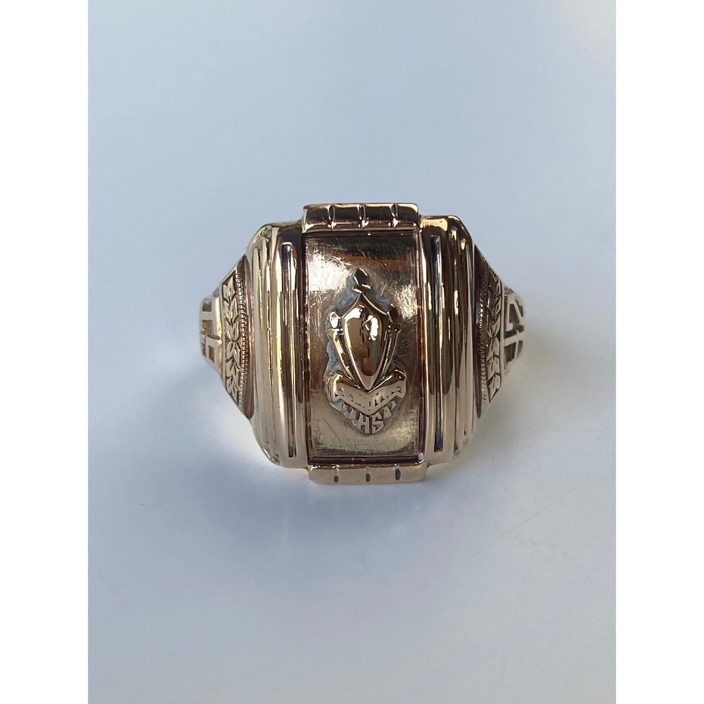 Vintage Solid 10k Yellow Gold 1942 Class Ring - Size 7.75