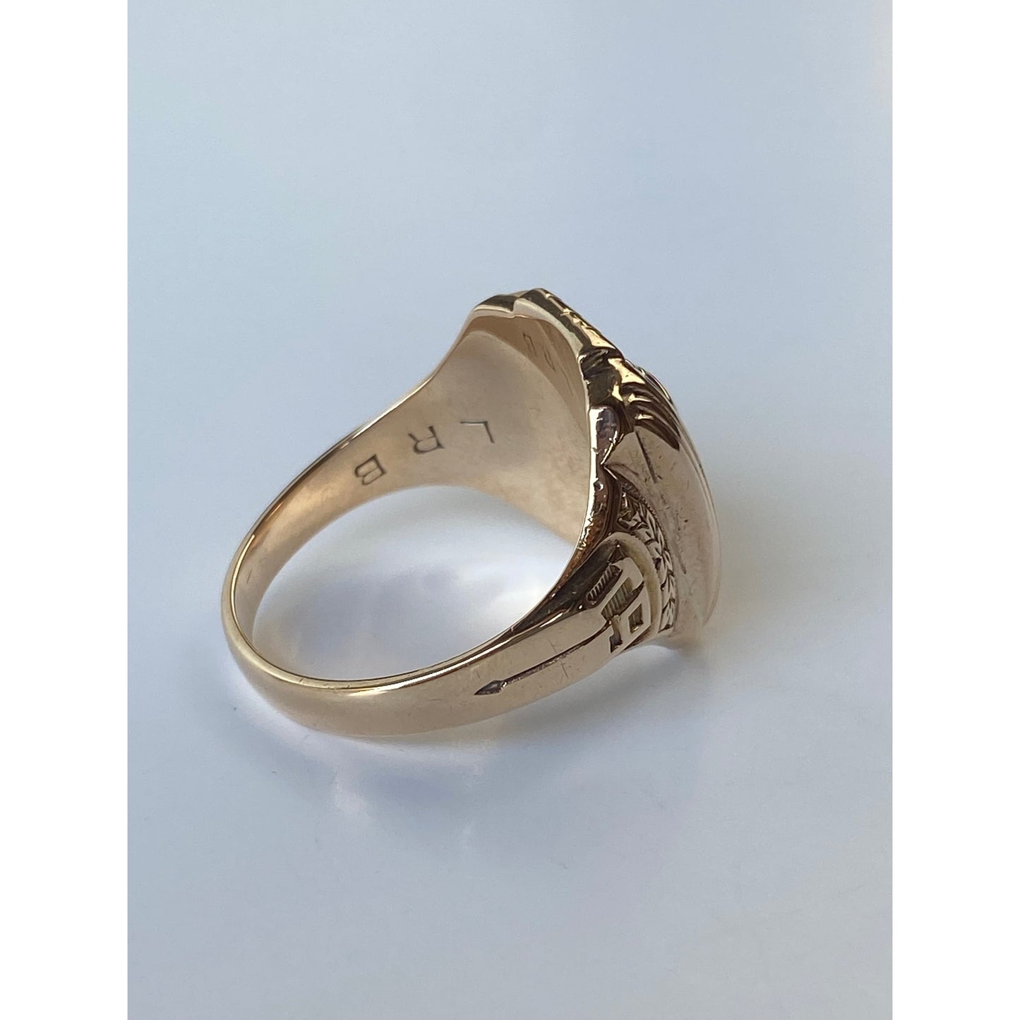 Vintage Solid 10k Yellow Gold 1942 Class Ring - Size 7.75