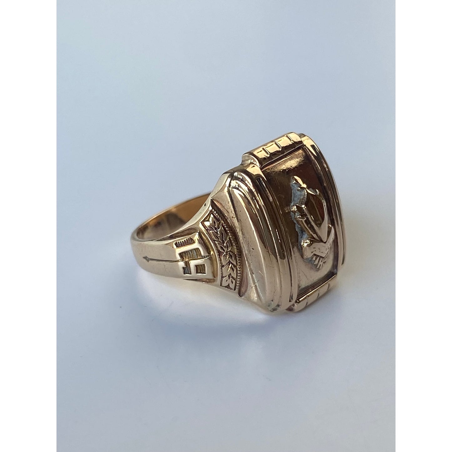 Vintage Solid 10k Yellow Gold 1942 Class Ring - Size 7.75