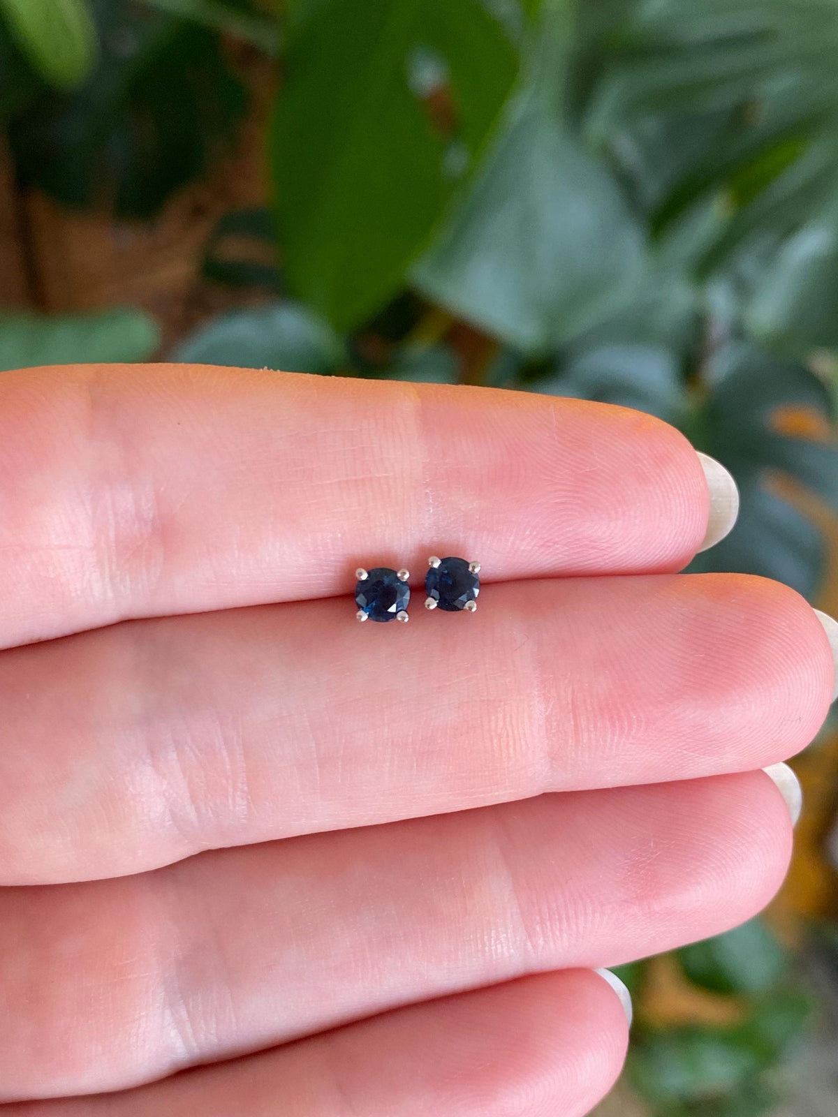 Vintage Solid 14k White Gold Blue Spinel Stud Earrings