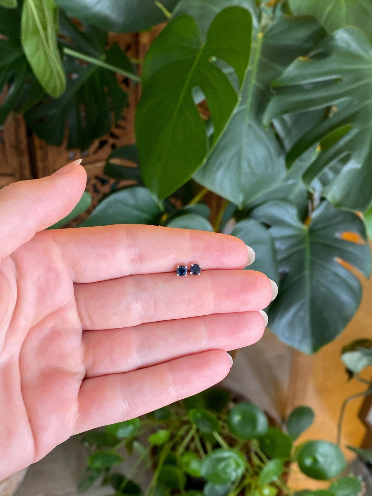 Vintage Solid 14k White Gold Blue Spinel Stud Earrings