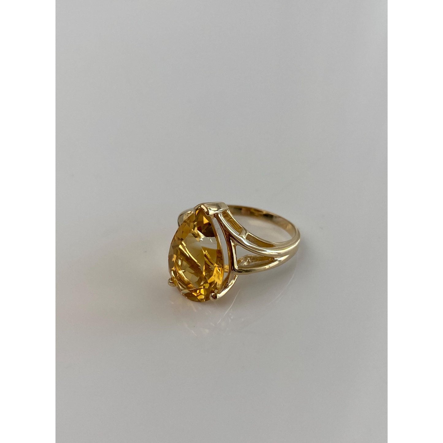 Vintage Solid 10k Yellow Gold Citrine Teardrop Ring - Size 5.75