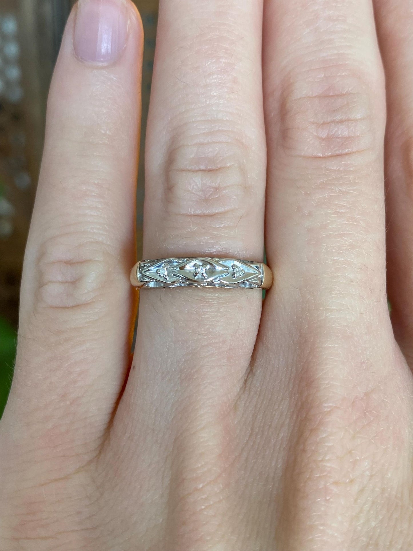Vintage Solid 14k White & Yellow Gold Diamond Designed Ring - Size 5