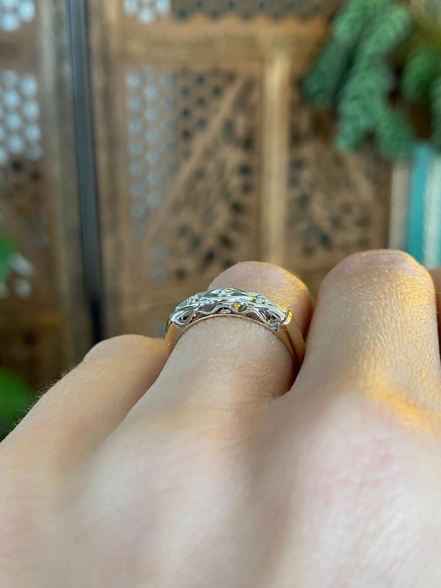Vintage Solid 14k White & Yellow Gold Diamond Designed Ring - Size 5