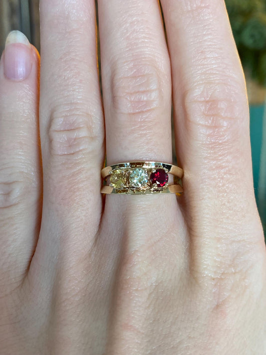 Vintage Solid 10k Yellow Gold Clear Quartz Red & Yellow Sapphire Row Ring Band - Size 8