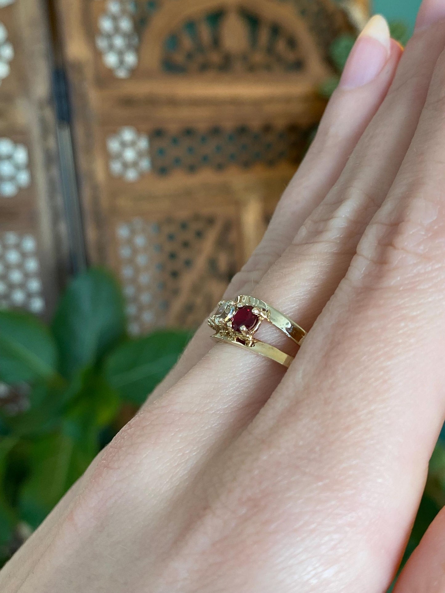 Vintage Solid 10k Yellow Gold Clear Quartz Red & Yellow Sapphire Row Ring Band - Size 8