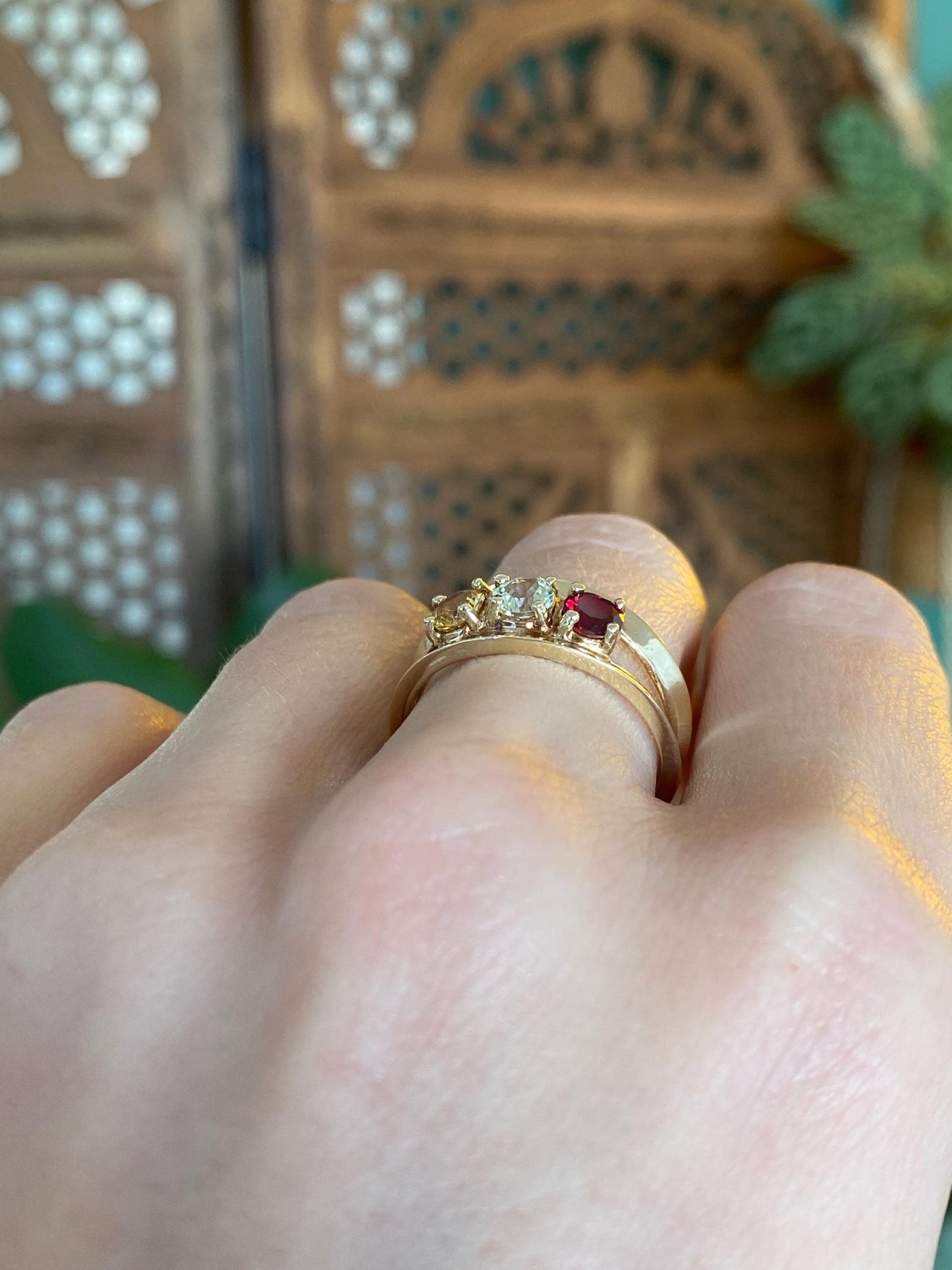 Vintage Solid 10k Yellow Gold Clear Quartz Red & Yellow Sapphire Row Ring Band - Size 8