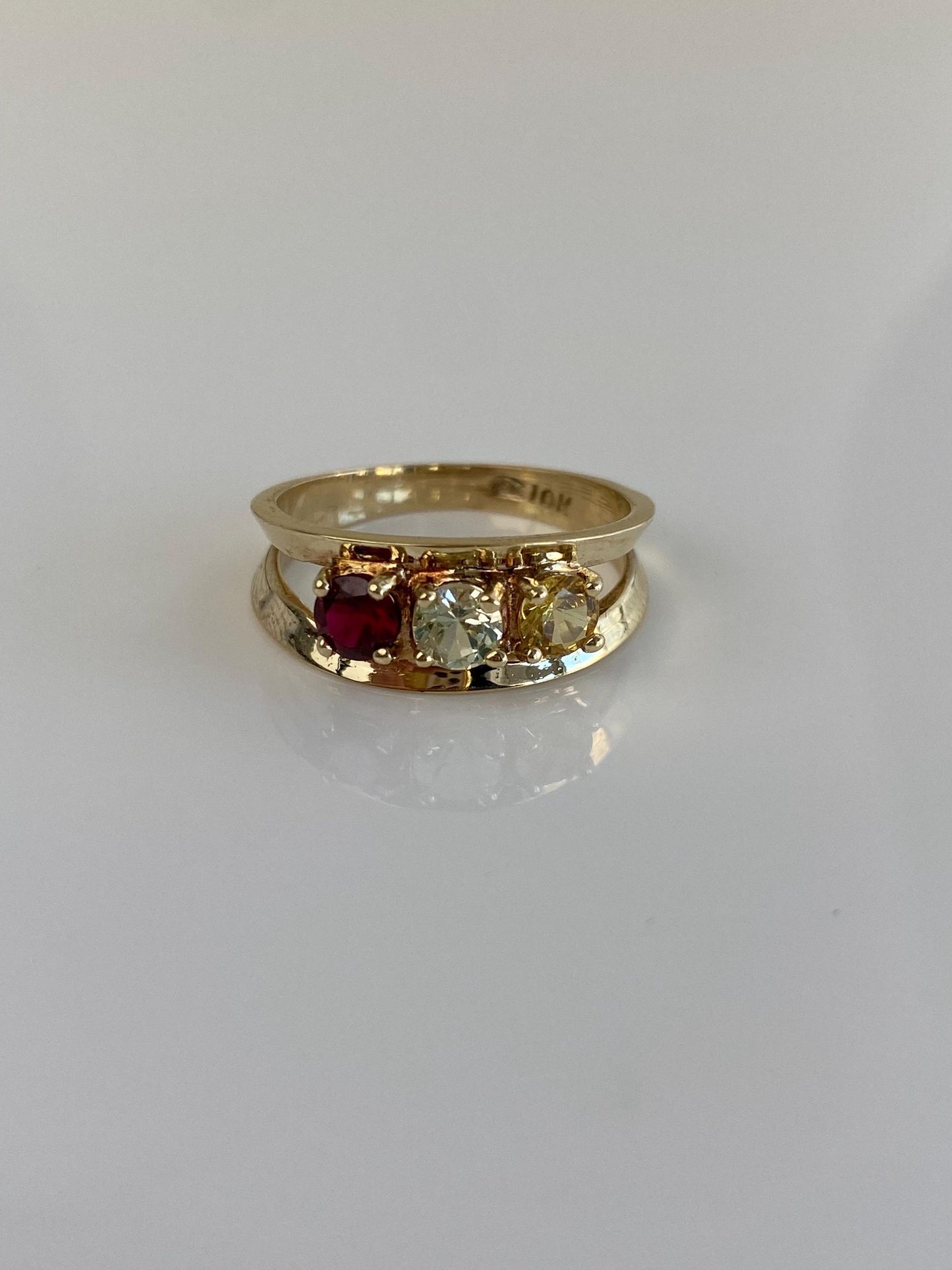 Vintage Solid 10k Yellow Gold Clear Quartz Red & Yellow Sapphire Row Ring Band - Size 8