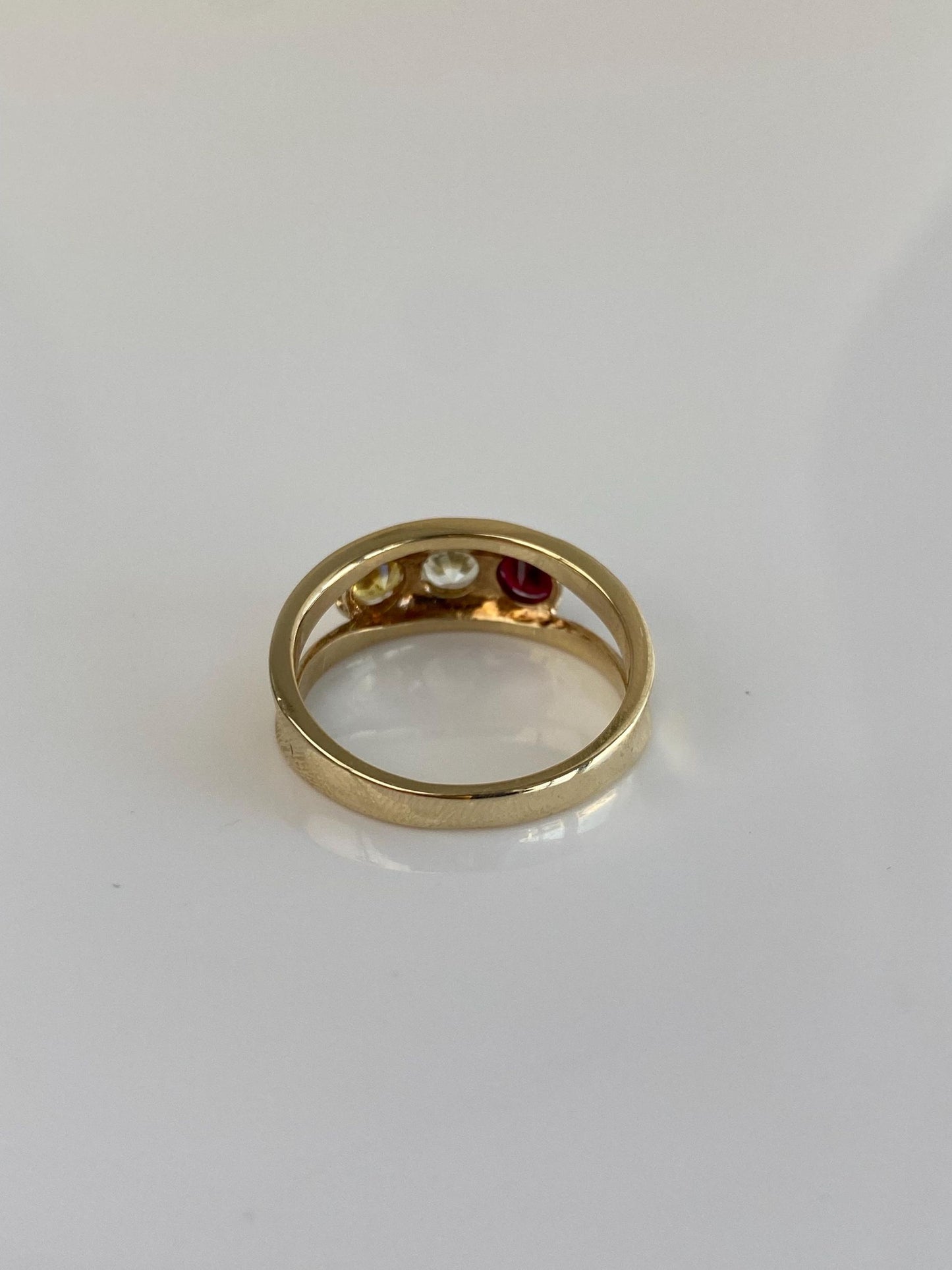 Vintage Solid 10k Yellow Gold Clear Quartz Red & Yellow Sapphire Row Ring Band - Size 8