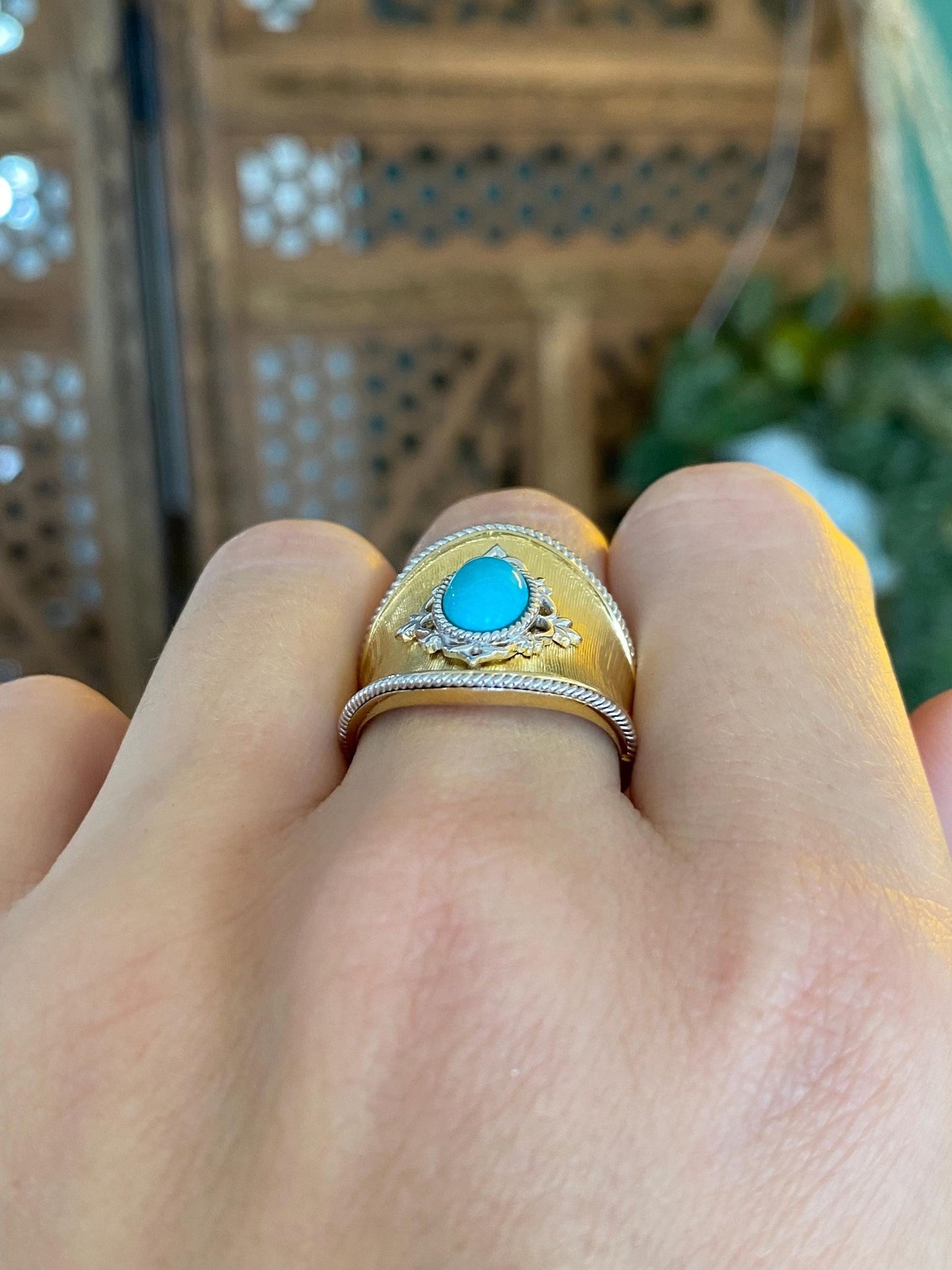 Vintage Solid 14k White & Yellow Gold Turquoise Cabochon Saddle Ring - Size 7.75