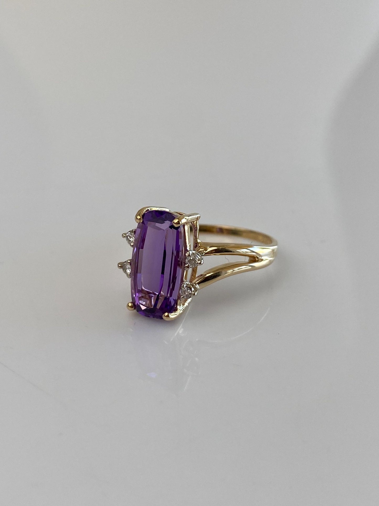 Vintage Solid 14k Yellow Gold Amethyst Diamond Ring - Size 7.25
