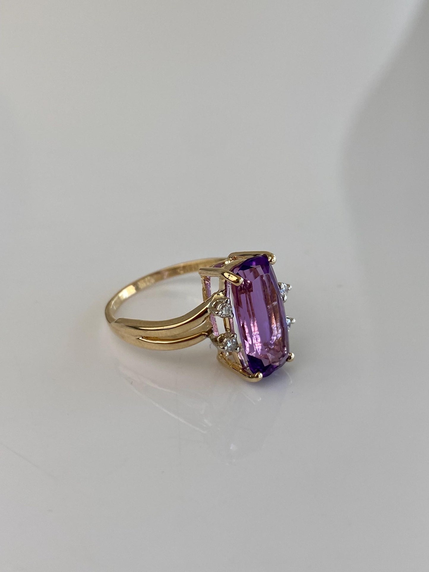 Vintage Solid 14k Yellow Gold Amethyst Diamond Ring - Size 7.25