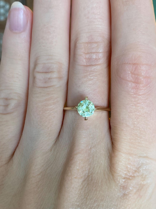 Vintage Solid 10k Yellow Gold Light Green Spinel Ring - Size 7