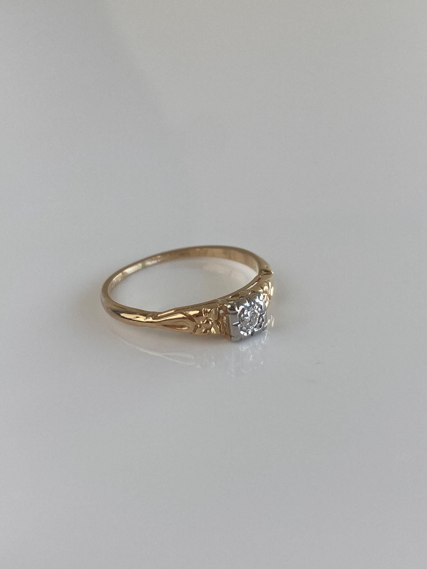 Vintage Solid 14k White & Yellow Gold Diamond Ring - Size 5