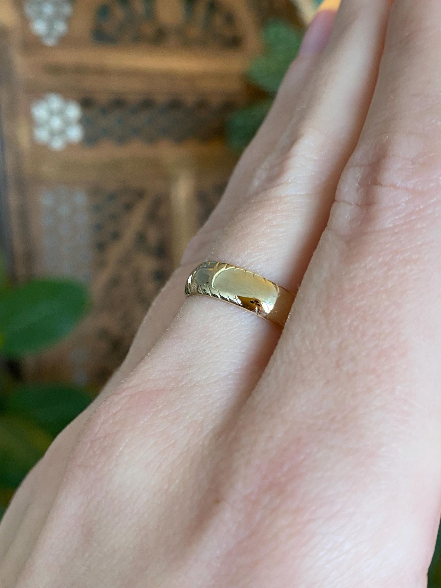 Vintage Solid 14k Yellow Gold Ring Band - Size 7.25