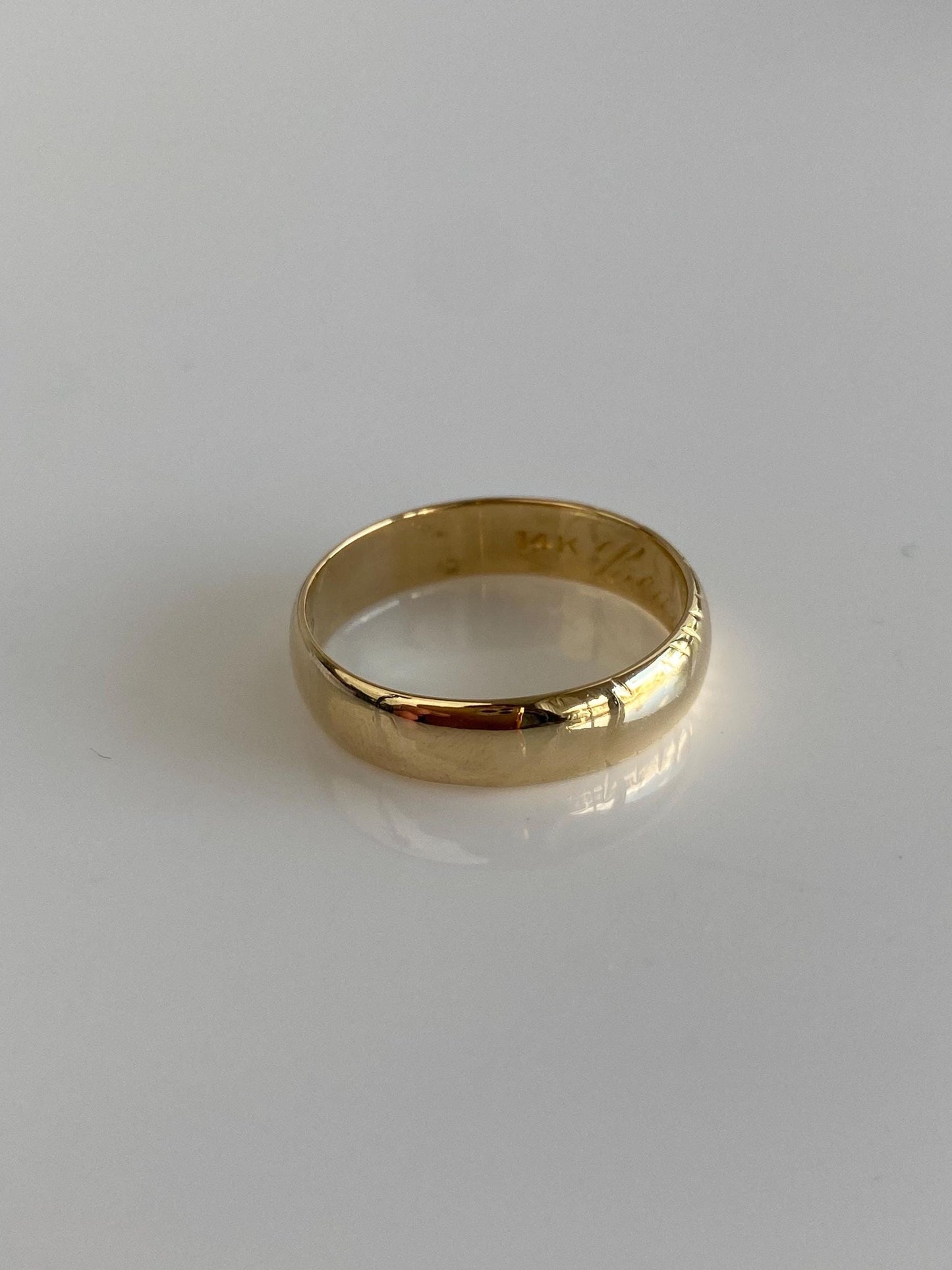 Vintage Solid 14k Yellow Gold Ring Band - Size 7.25
