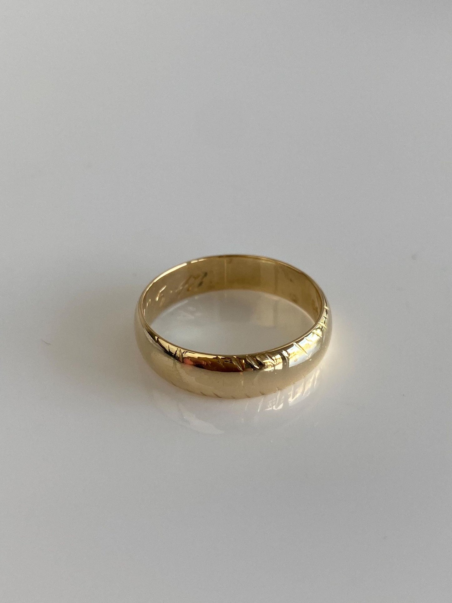 Vintage Solid 14k Yellow Gold Ring Band - Size 7.25
