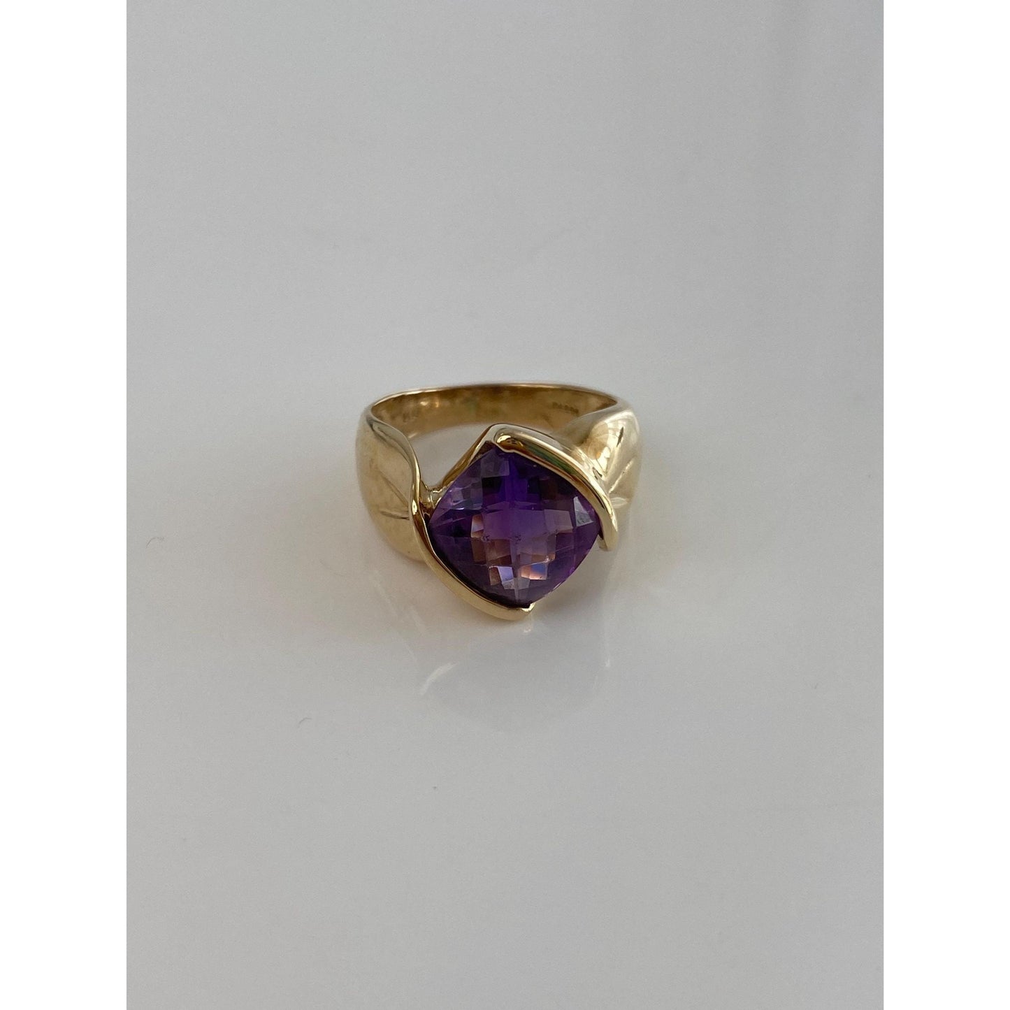 Vintage Solid 14k Yellow Gold Fancy Cut Amethyst Ring - Size 7