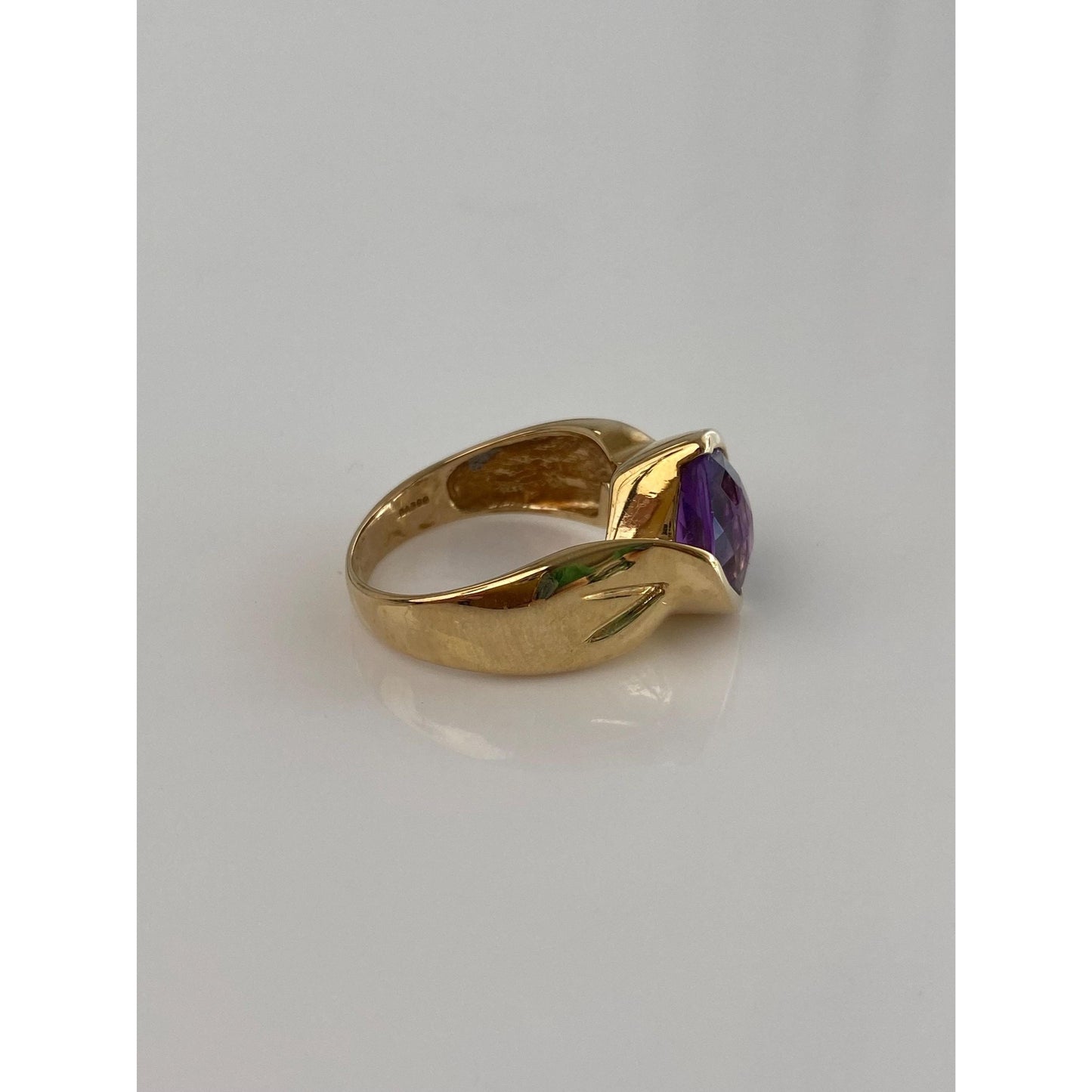 Vintage Solid 14k Yellow Gold Fancy Cut Amethyst Ring - Size 7