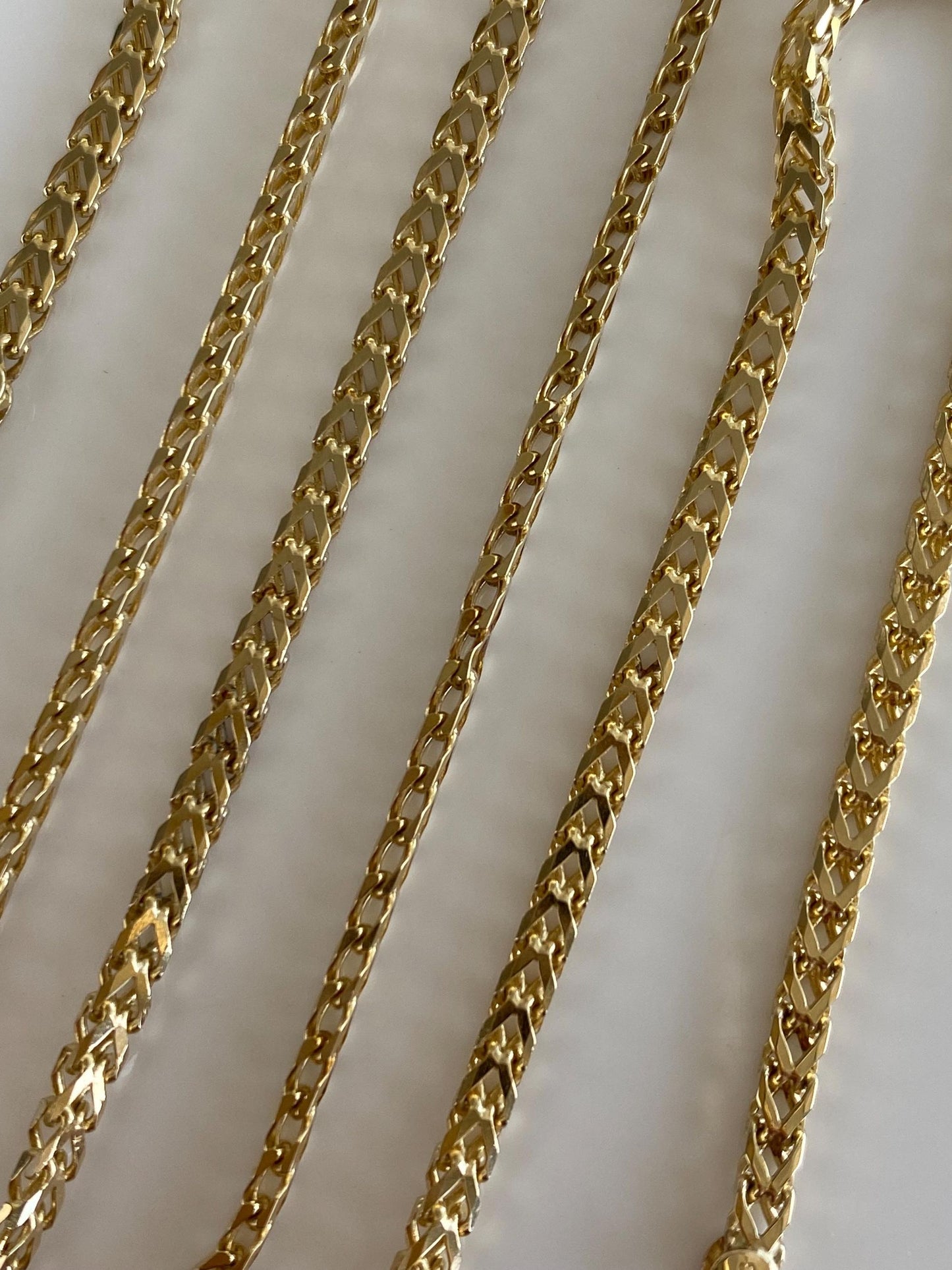 Vintage Solid 14k Yellow Gold Flat Wheat Chain Necklace - 17.75 inches