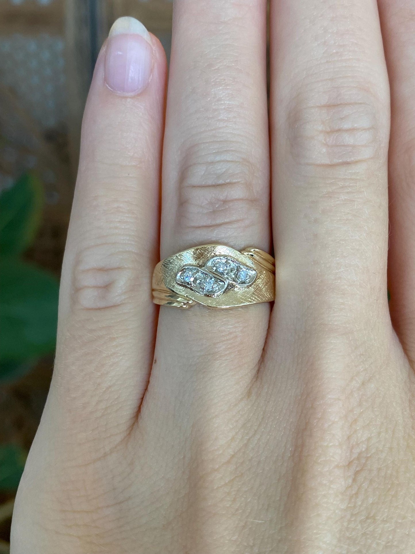 Vintage Solid 14k White & Yellow Gold Diamond Ring Band - Size 6