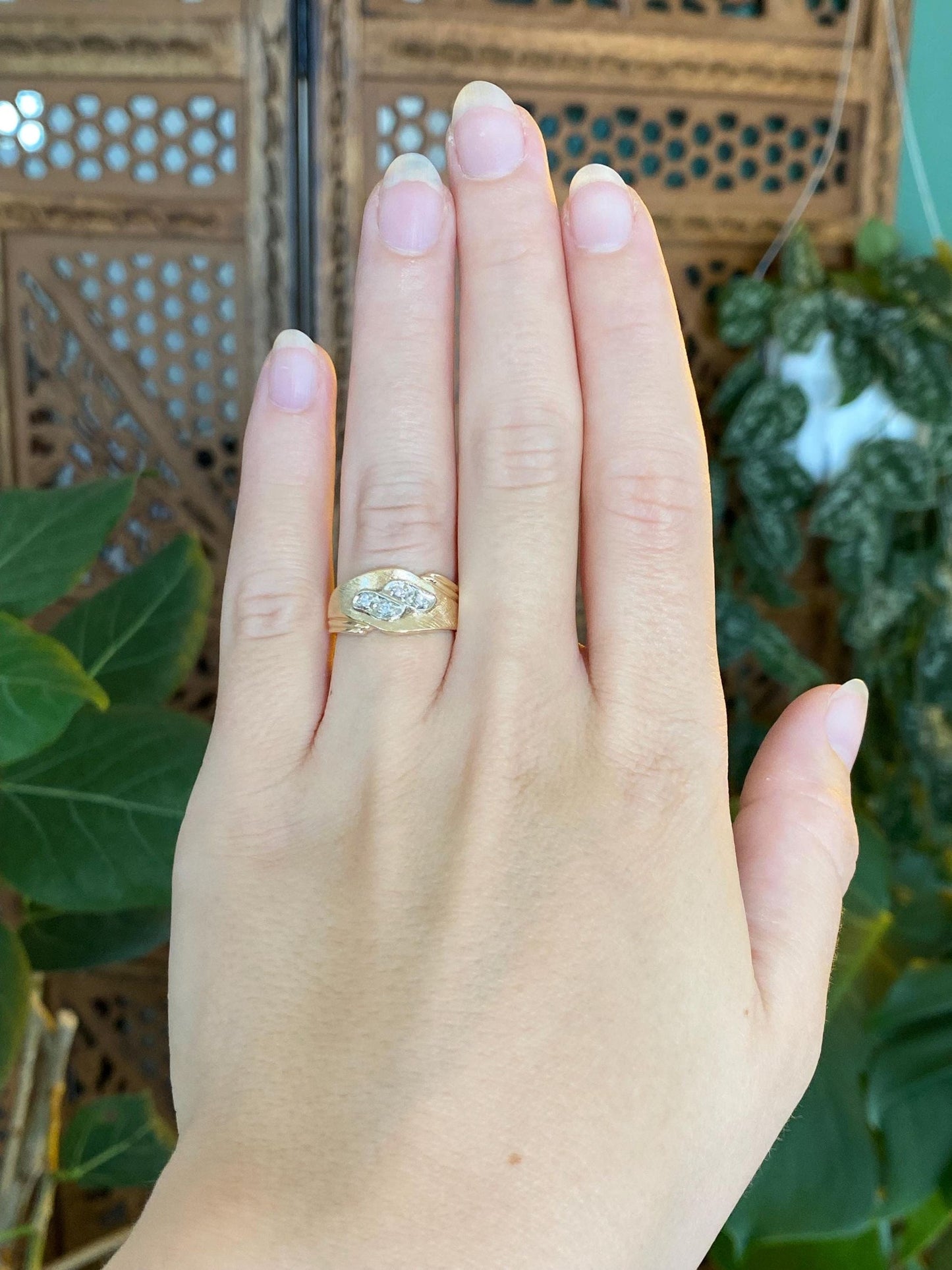 Vintage Solid 14k White & Yellow Gold Diamond Ring Band - Size 6