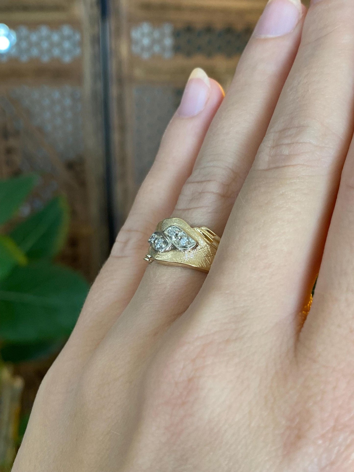 Vintage Solid 14k White & Yellow Gold Diamond Ring Band - Size 6