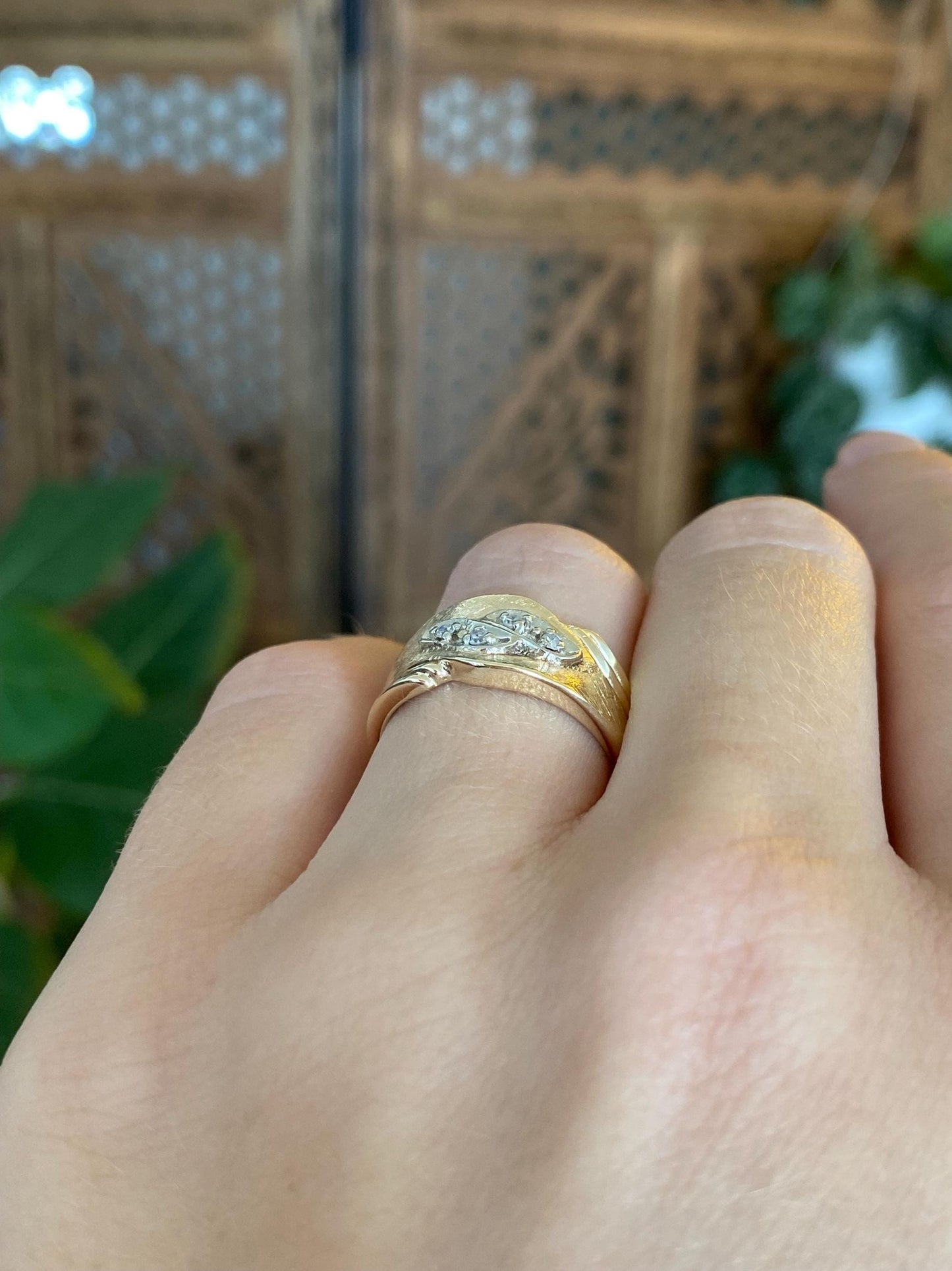 Vintage Solid 14k White & Yellow Gold Diamond Ring Band - Size 6