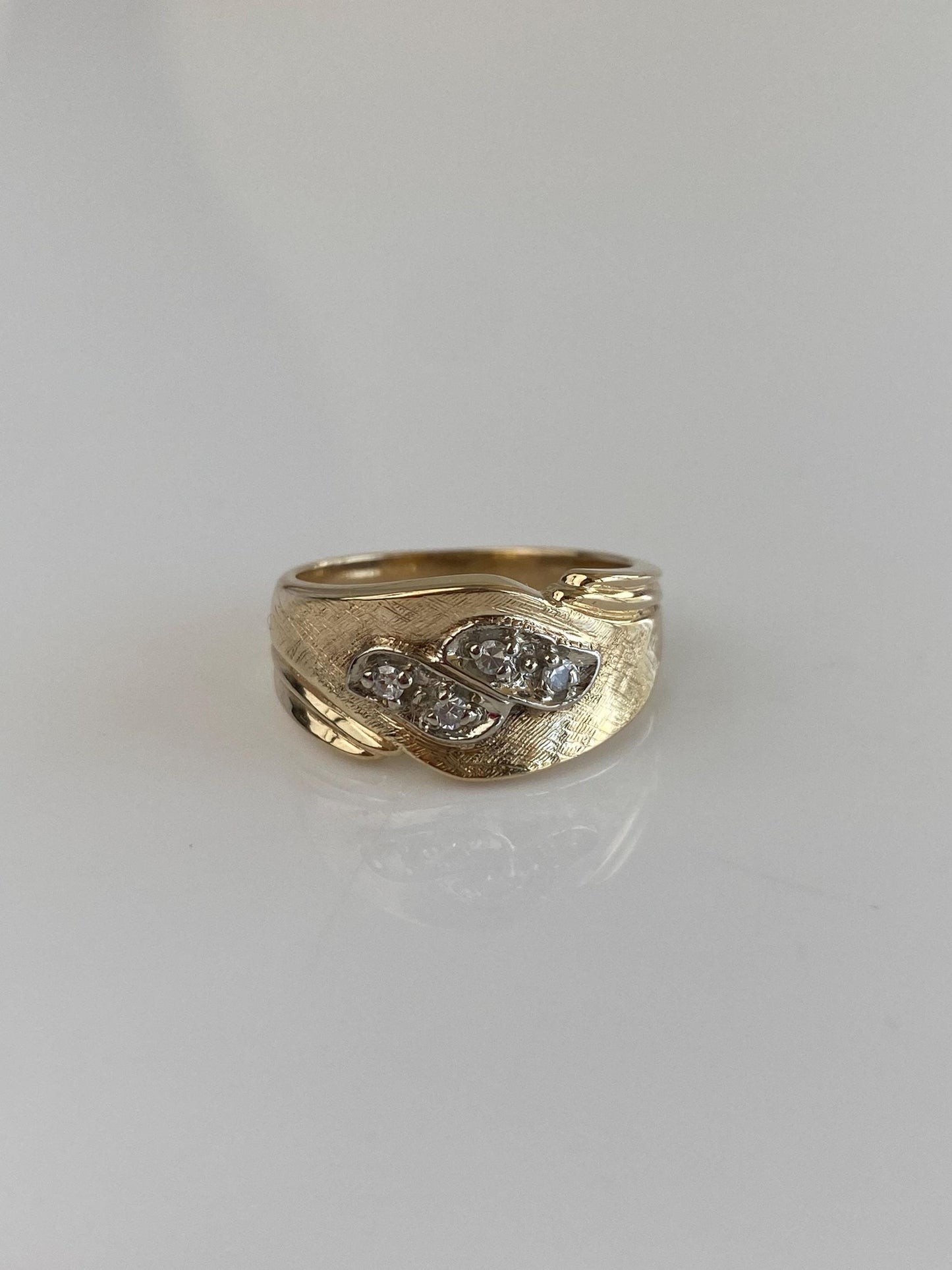 Vintage Solid 14k White & Yellow Gold Diamond Ring Band - Size 6