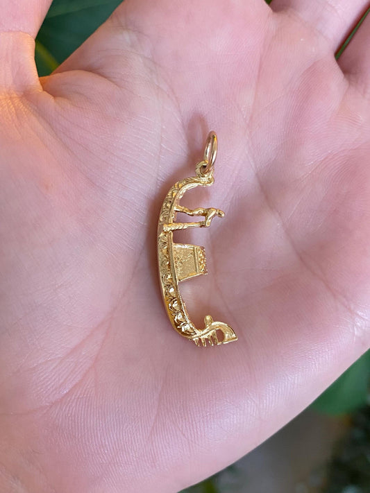 Vintage Solid 18k Yellow Gold Gondola Charm
