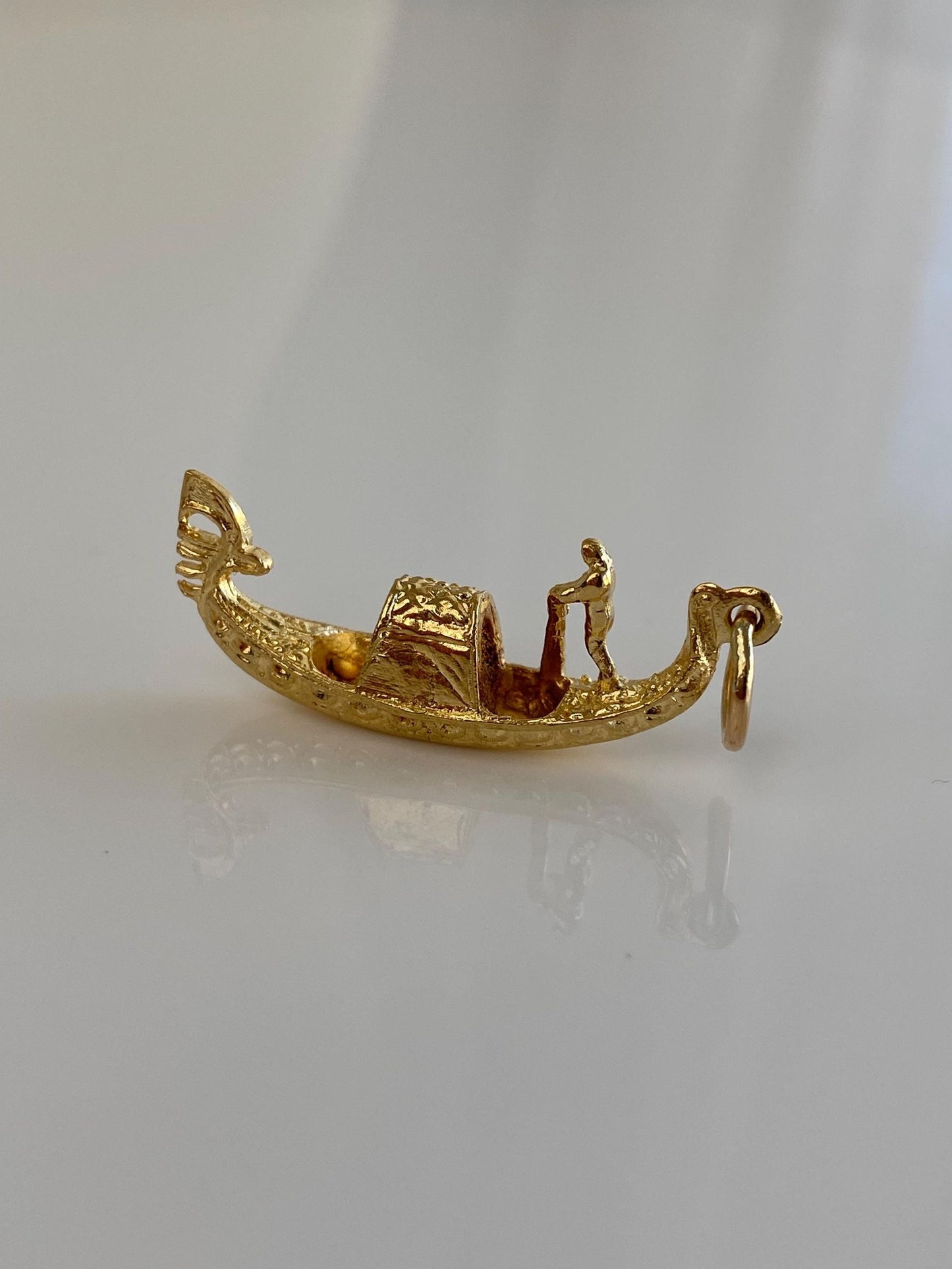 Vintage Solid 18k Yellow Gold Gondola Charm