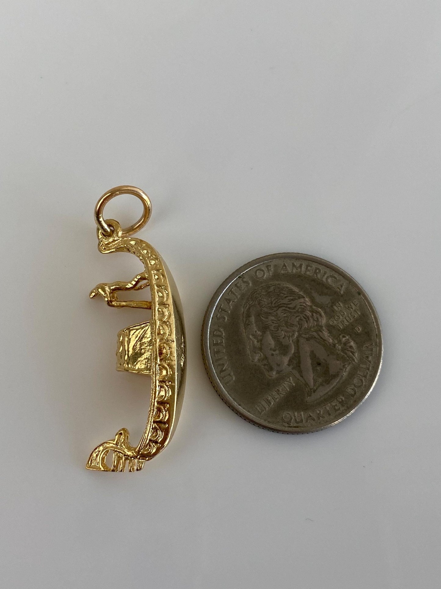 Vintage Solid 18k Yellow Gold Gondola Charm