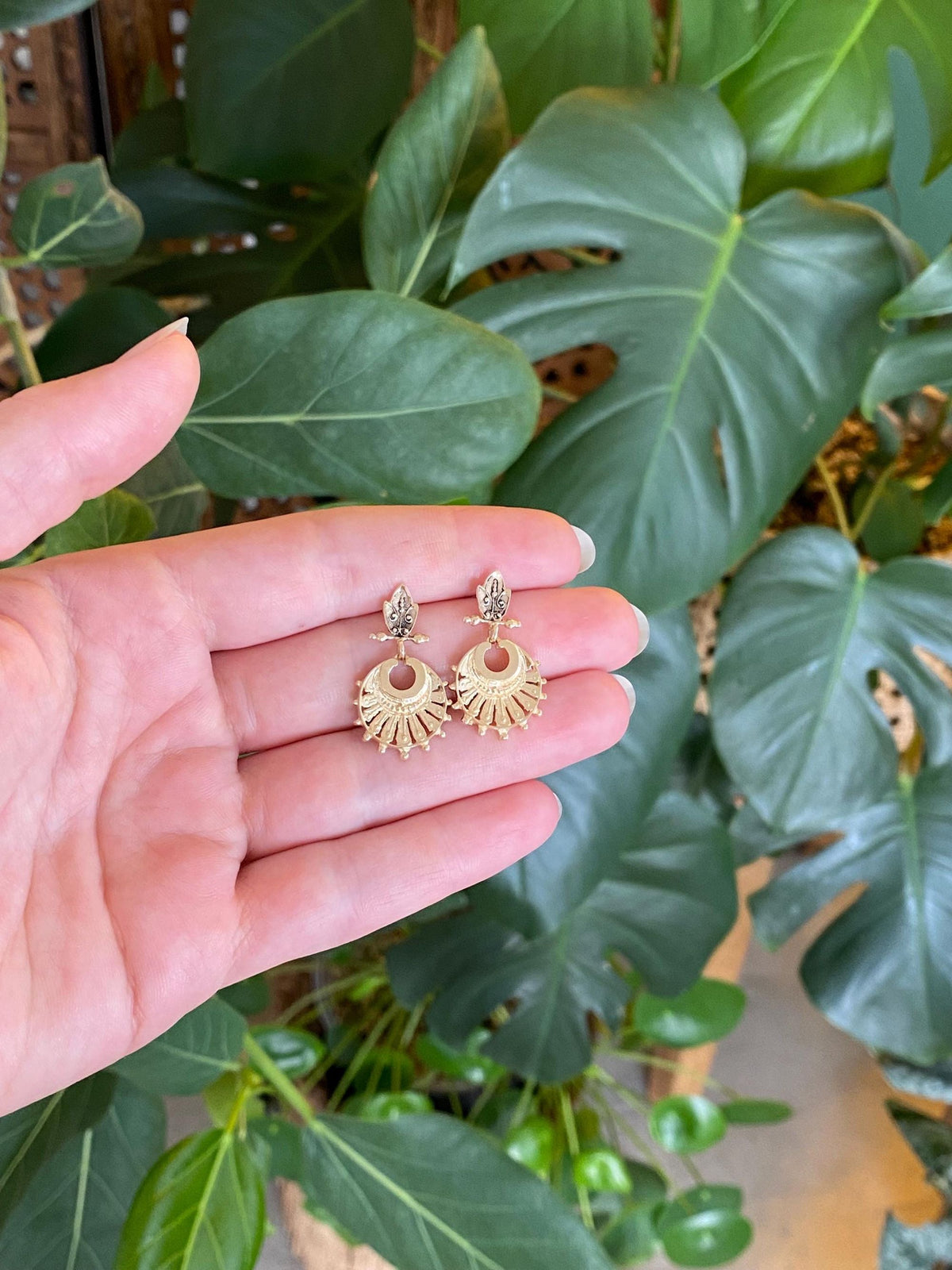 Vintage Solid 14k Yellow Gold Open Work Ornate Dangle Stud Earrings