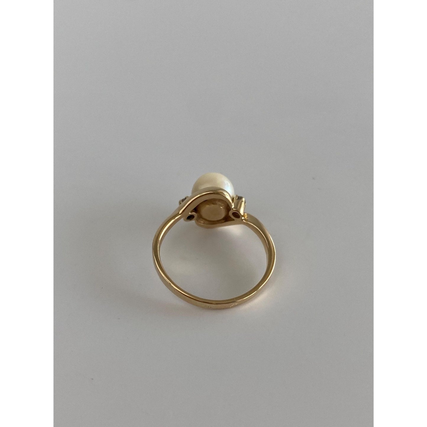 Vintage Solid 14k Yellow Gold Diamond Pearl Twist Ring - Size 4.75