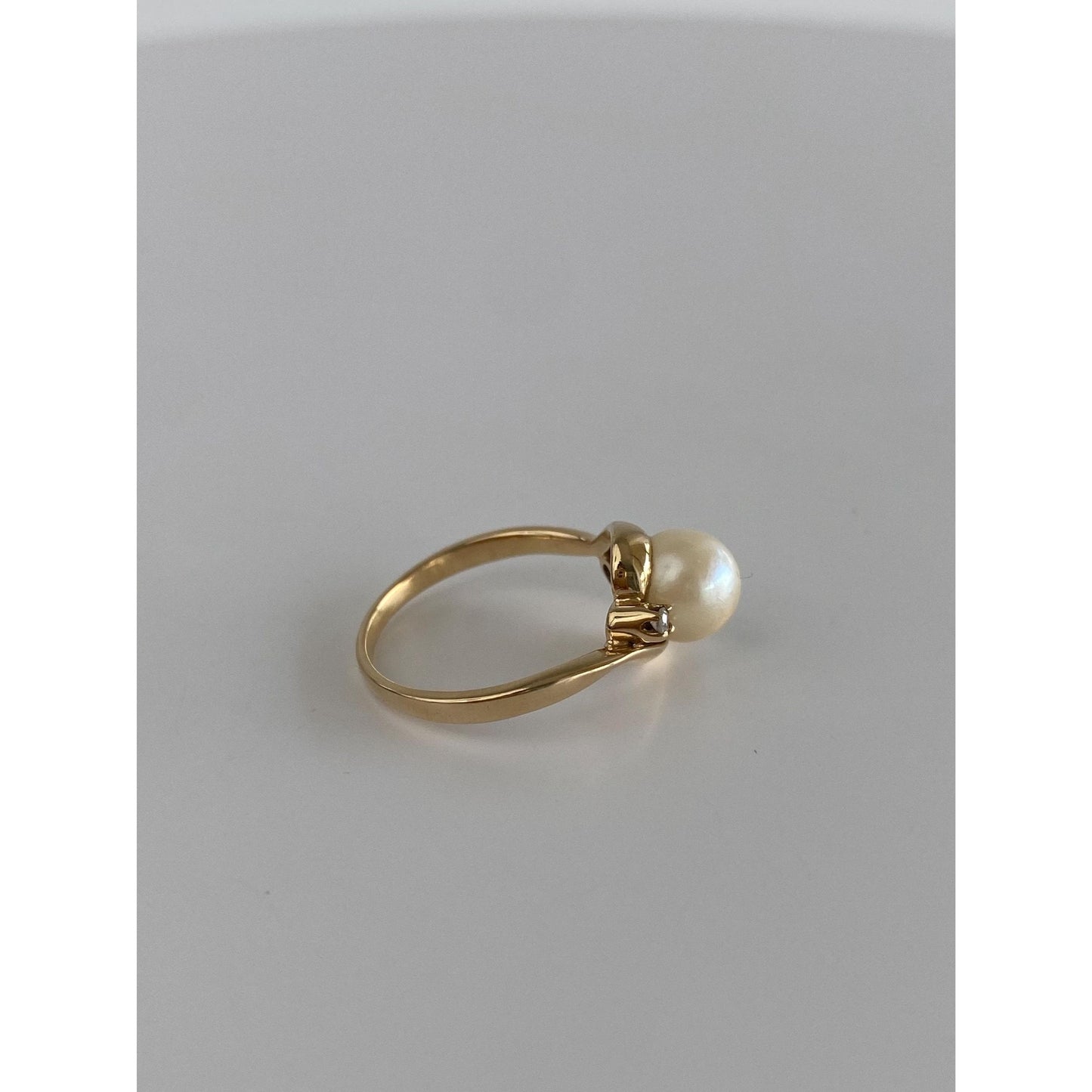 Vintage Solid 14k Yellow Gold Diamond Pearl Twist Ring - Size 4.75