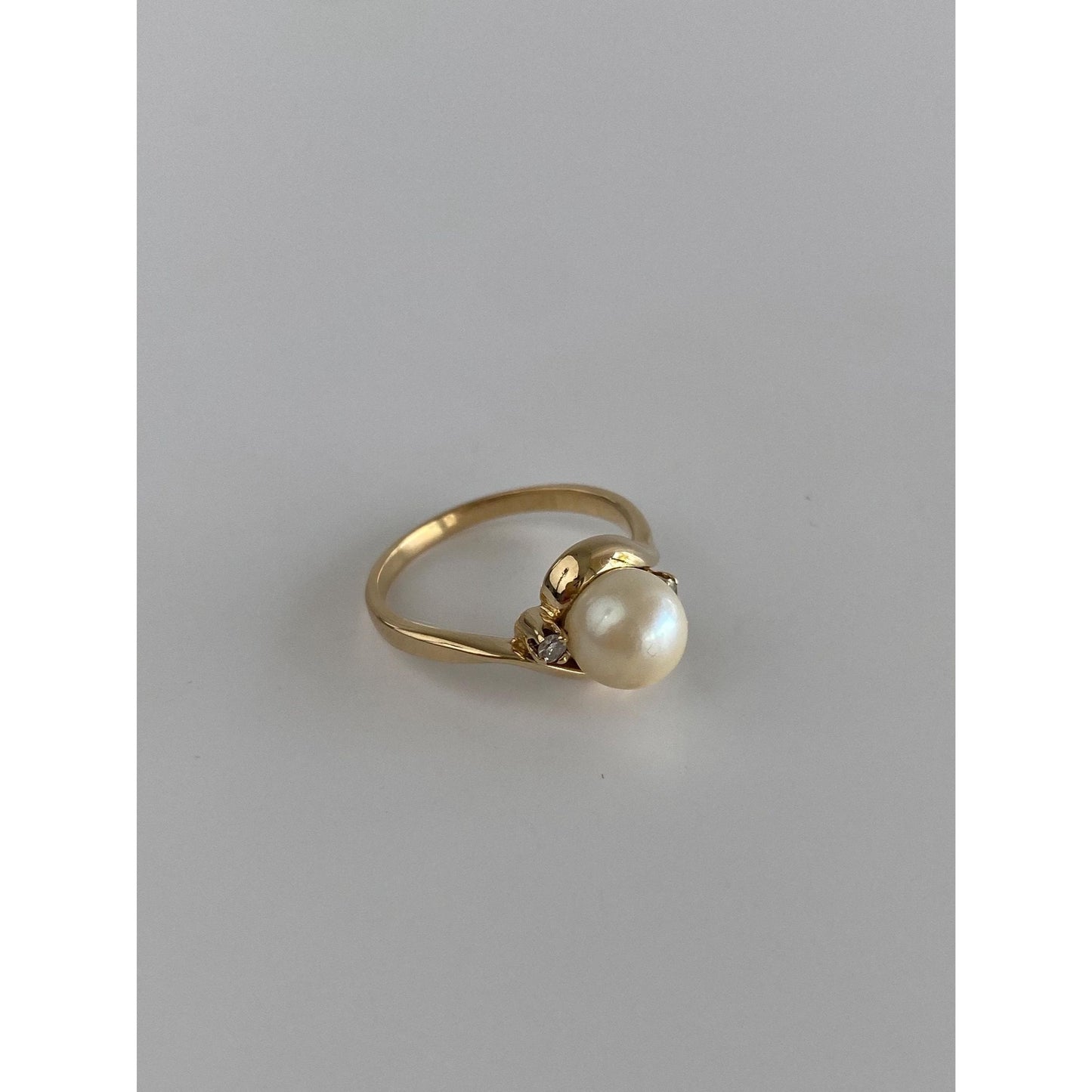 Vintage Solid 14k Yellow Gold Diamond Pearl Twist Ring - Size 4.75