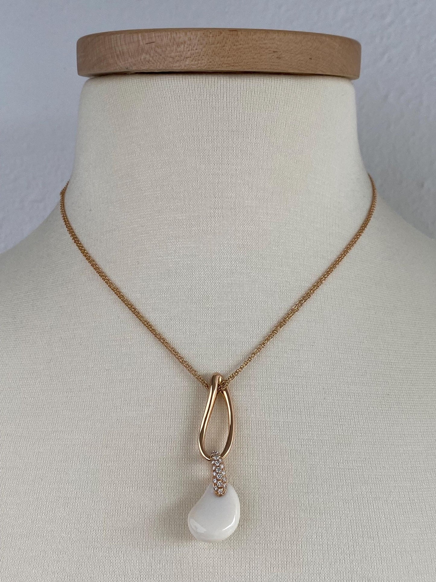 Vintage Solid 18k Yellow Gold Diamonds White Chacedony Cable Chain Necklace - 17 inches