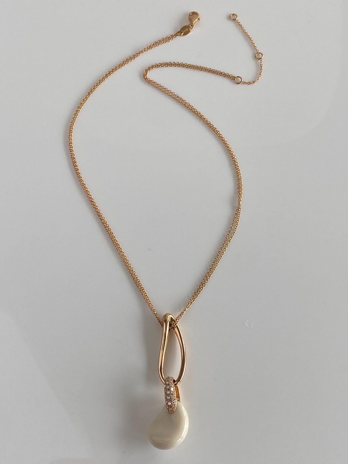 Vintage Solid 18k Yellow Gold Diamonds White Chacedony Cable Chain Necklace - 17 inches