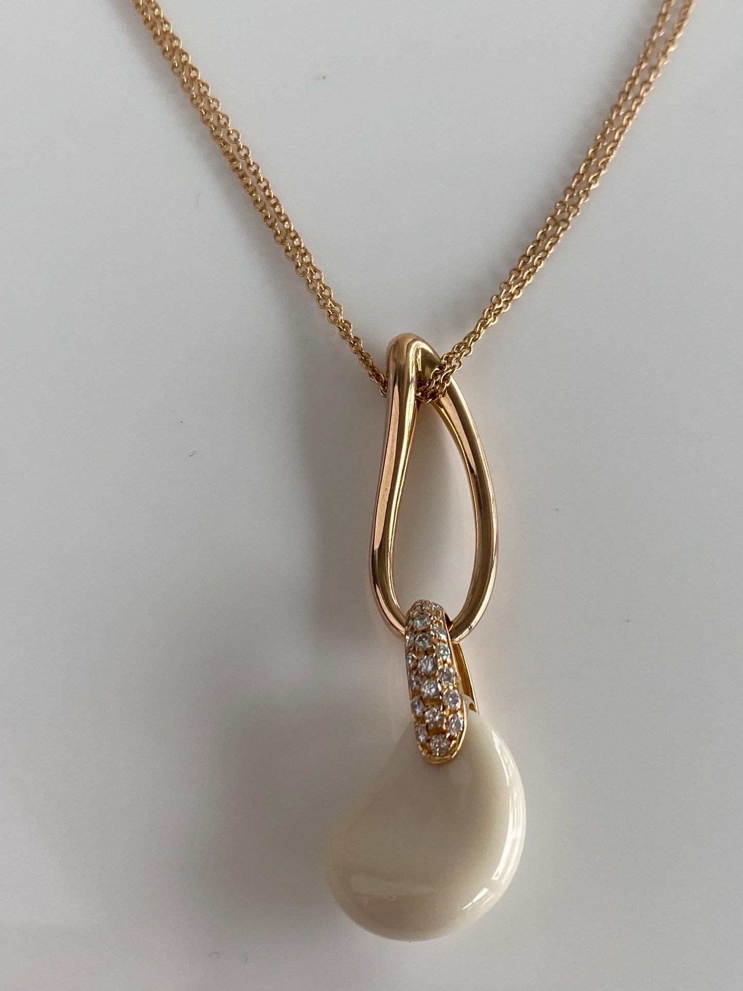 Vintage Solid 18k Yellow Gold Diamonds White Chacedony Cable Chain Necklace - 17 inches