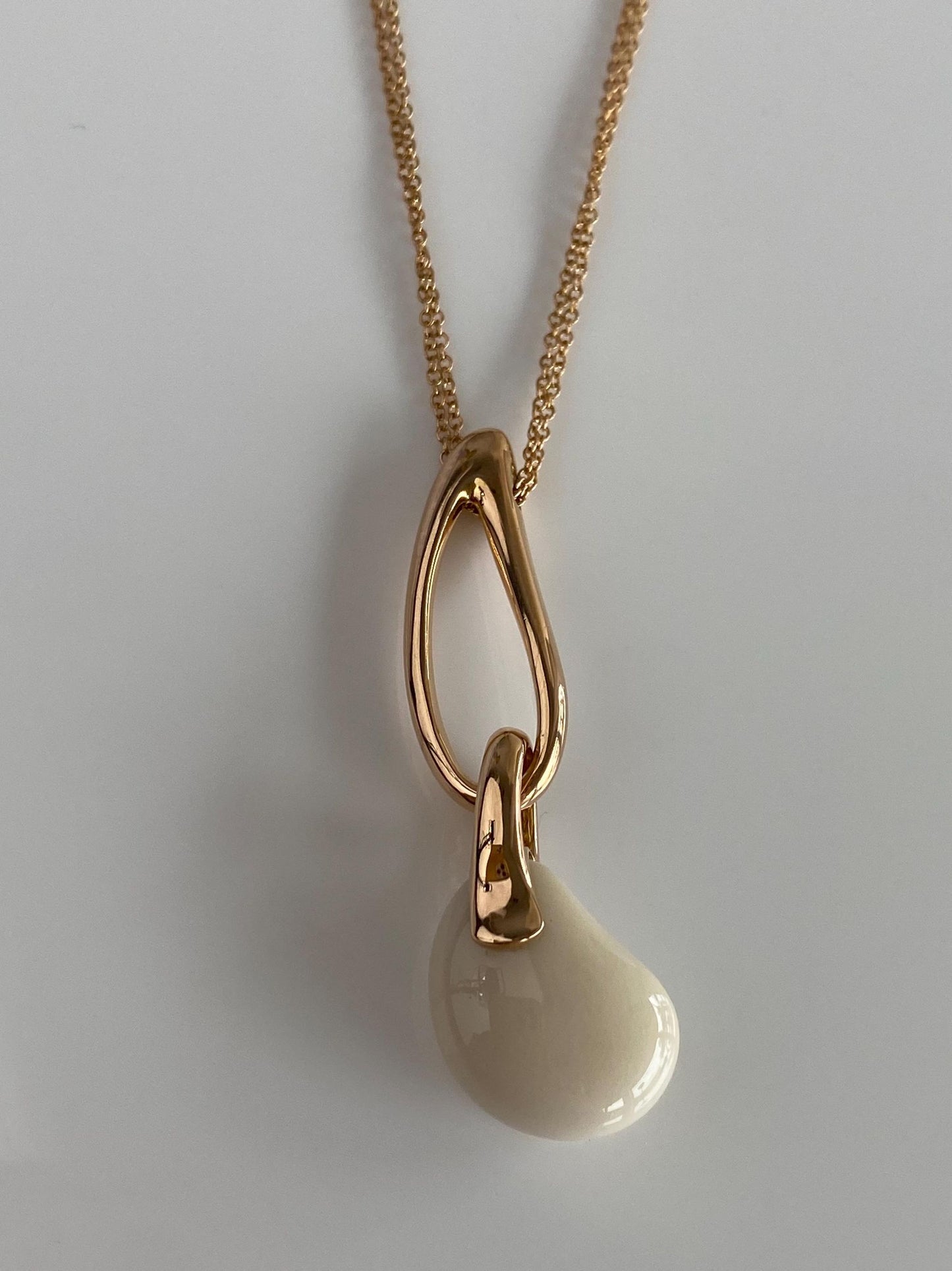 Vintage Solid 18k Yellow Gold Diamonds White Chacedony Cable Chain Necklace - 17 inches