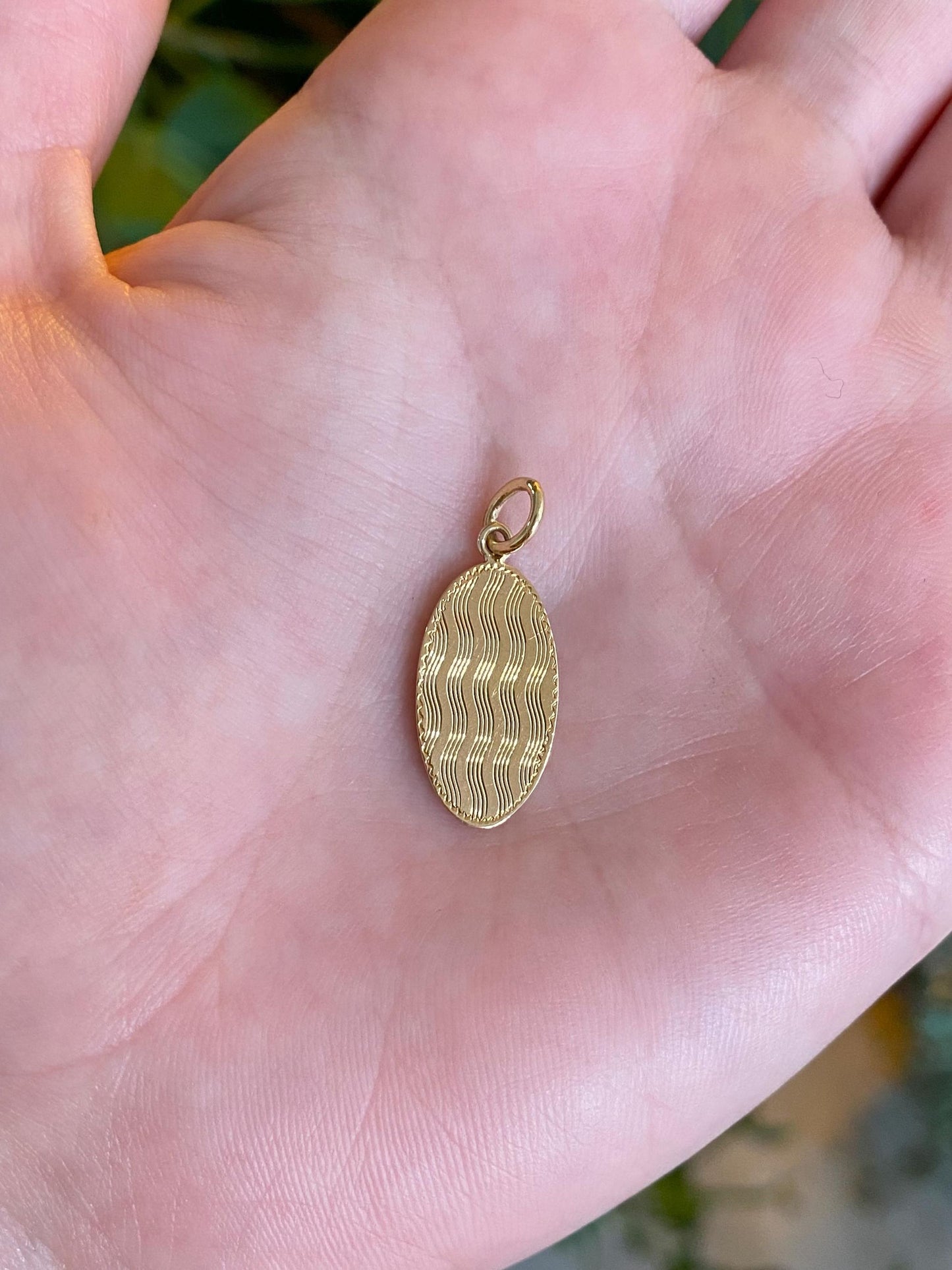 Vintage Solid 18k Yellow Gold Design Cufflink Conversion Charm