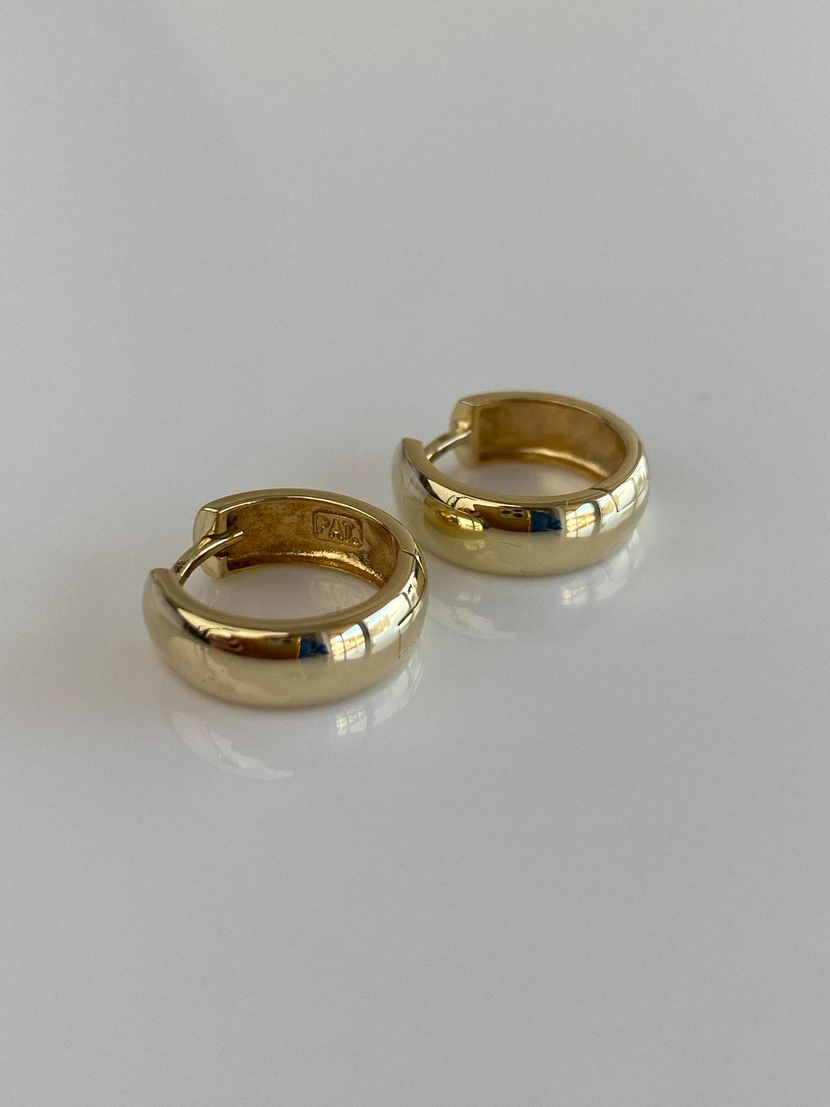 Vintage Solid 14k Yellow Gold Huggie Hoop Earrings