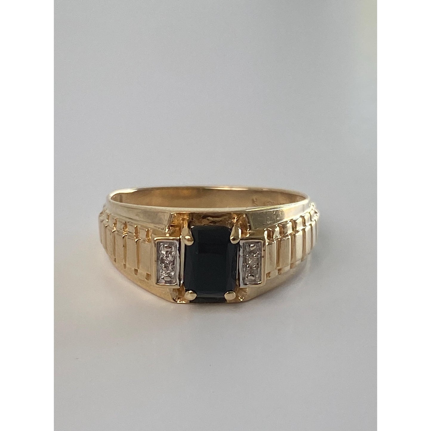 Vintage Solid 10k Yellow Gold Black Onyx Diamond Ring - Size 10.5